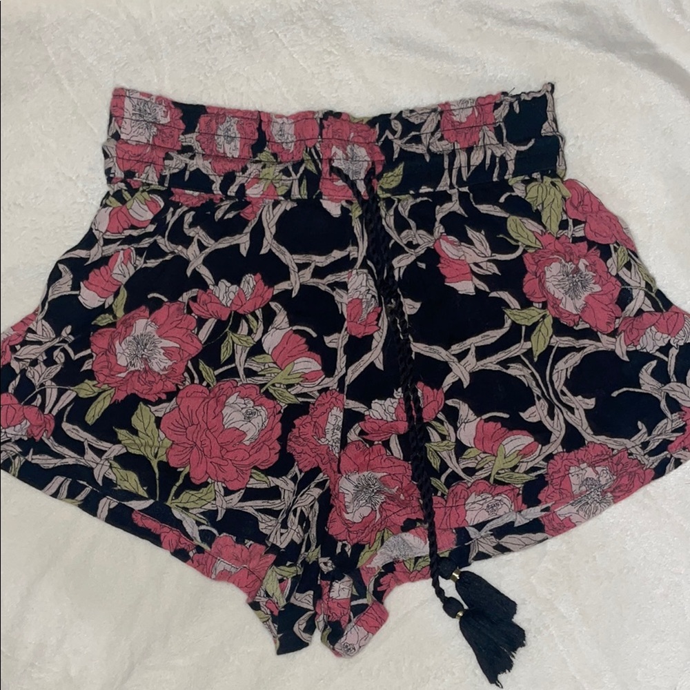 Floral flowy shorts